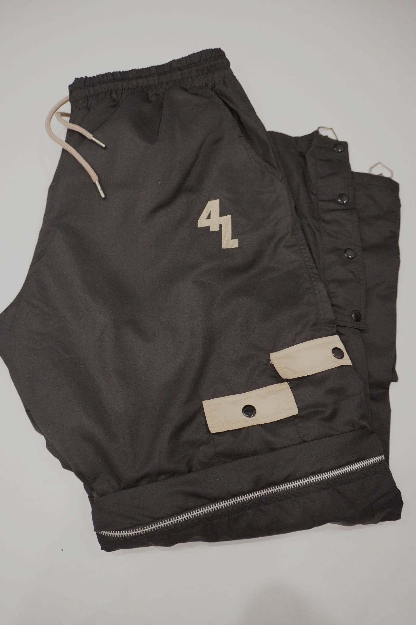 4L "Convertible Cargos"
